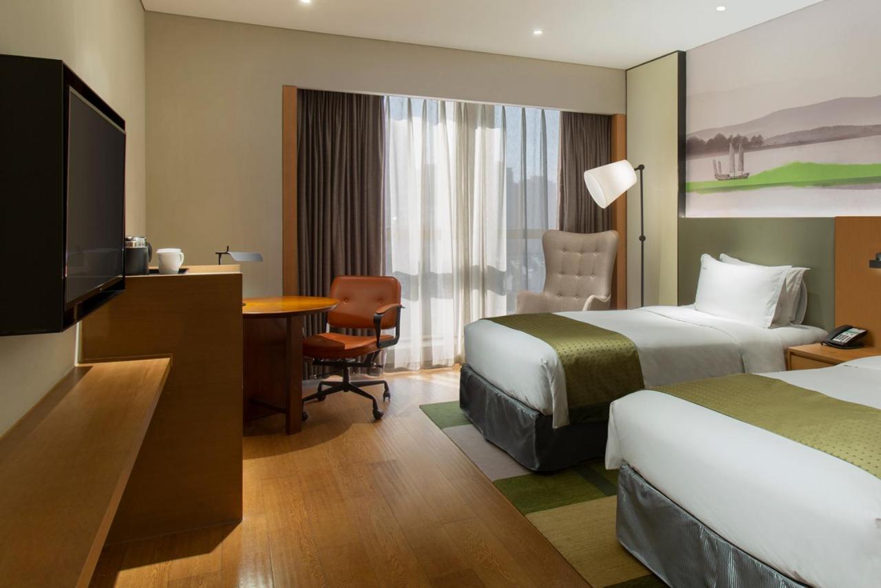 Holiday Inn & Suites Tianjin Downtown By Ihg,Tianjin Drum Tower,Joycity Shopping Mall,Tianjin Ancient Cultural Street,Haihe River,The Porcelain House,Convenient Access To Tianjin Binhai International Airport Exteriér fotografie